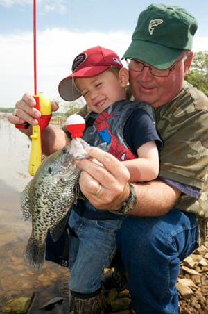 Crappie fishing on Lake Eufaula. (Photo by wildlifedepartment.com)